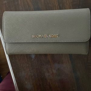 Green Wallet Michael kors